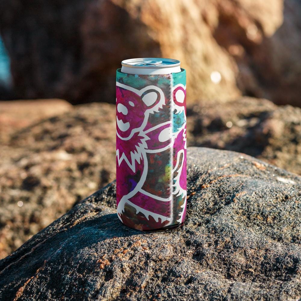 Grateful Dead Dancing Bear Can Cooler – Jerry Garcia Birthday Gift – Retro Music Fan Drink Sleeve – Deadhead Party Favor